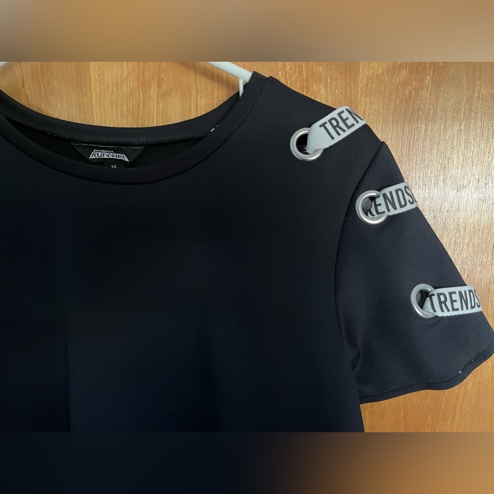 Project RUNWAY Black Trendsetter Tee - Picture 2 of 8